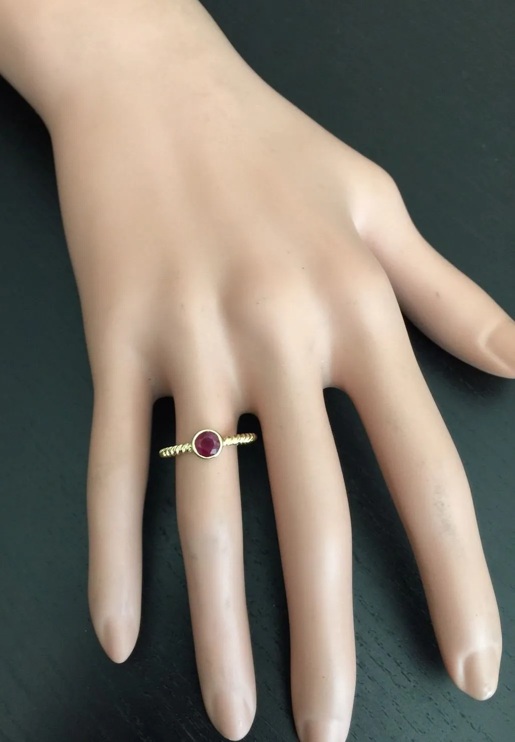 0.80 Carats Exquisite Natural Ruby 14K Solid Yellow Gold Ring