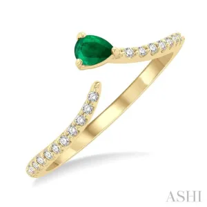 1/10 ctw Petite 4X3MM Pear Cut Emerald and Round Cut Diamond Precious Fashion Ring in 10K Yellow Gold