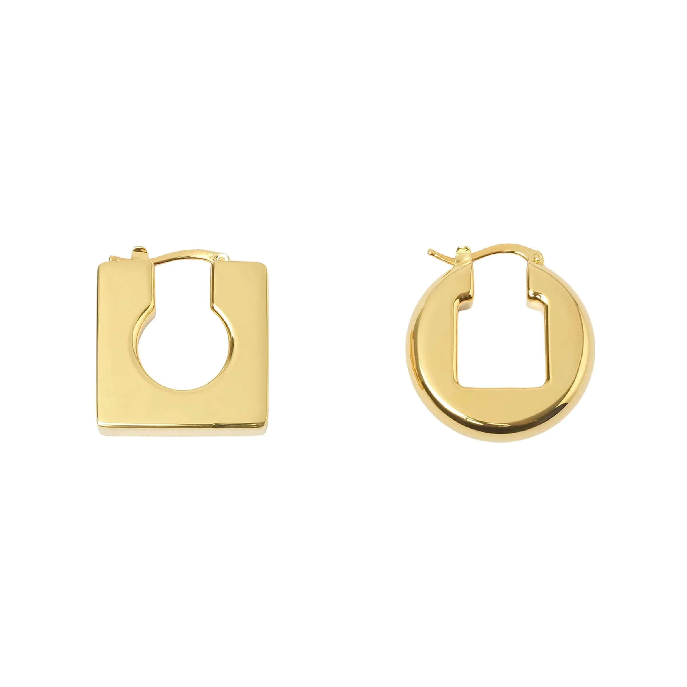 Les Boucles Rond Carre Earrings in Light Gold