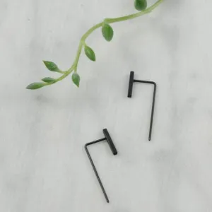 Minimalistic slim bar earrings N°11